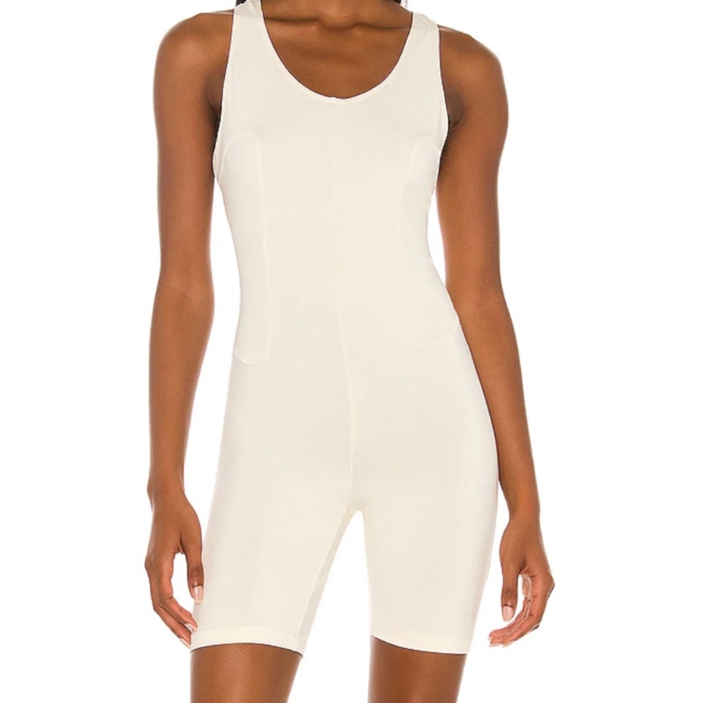 NSW Icon Clash One Piece in Coconut Milk Nike